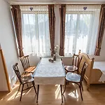 Fialka Πανσιόν