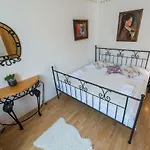 Πανσιόν Fialka